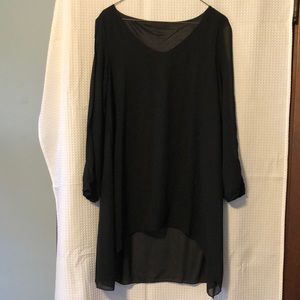 Black Long Sleeve w/ Peek 🫣 Sleeve